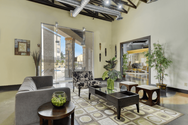 San Antonio House: 6201 Grissom Rd