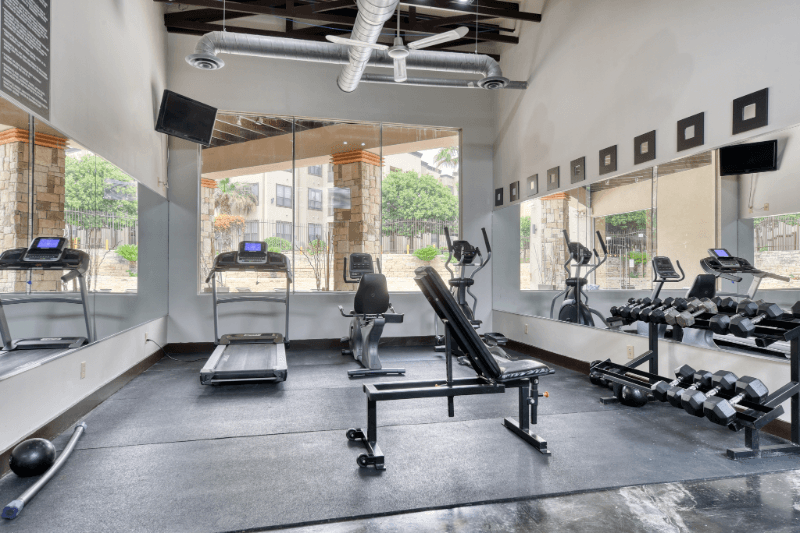 San Antonio House: 6201 Grissom Rd
