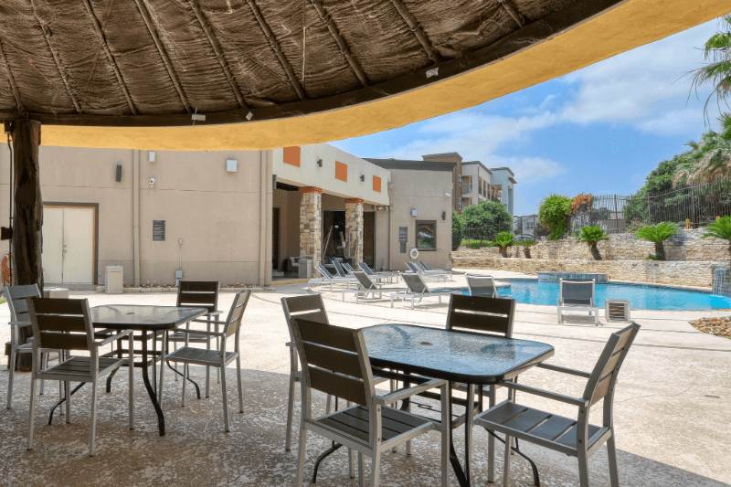 San Antonio House: 6201 Grissom Rd