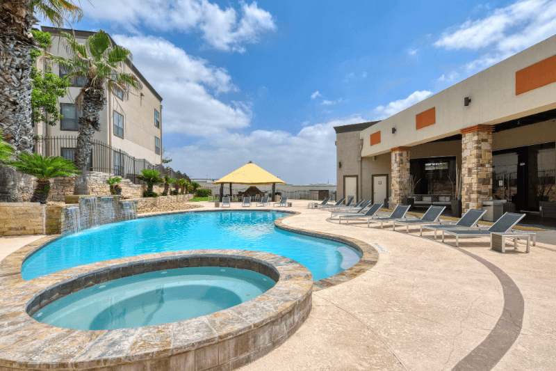 San Antonio House: 6201 Grissom Rd
