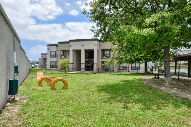 San Antonio House: 6201 Grissom Rd