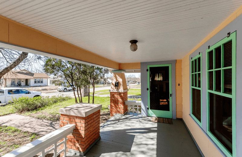 San Antonio House: 331 Avant Ave
