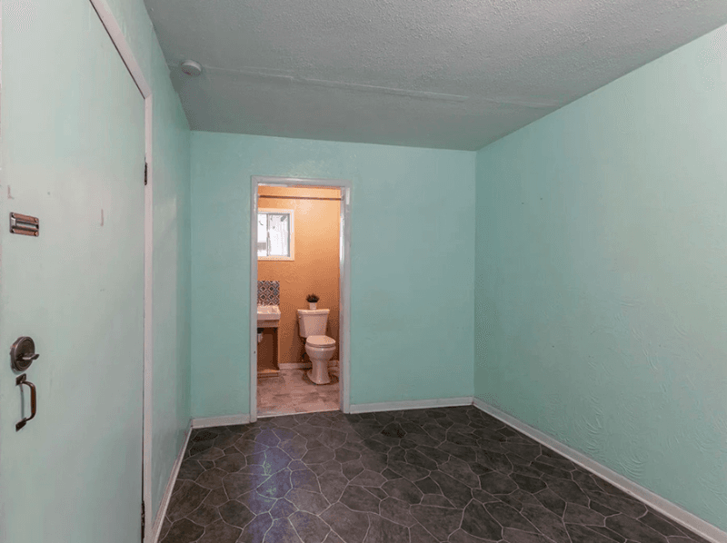 San Antonio House: 331 Avant Ave
