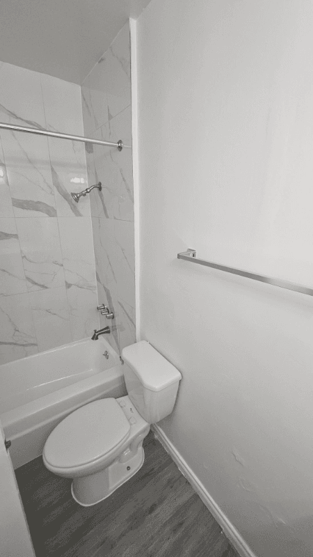 Van Nuys Apartment: 7240 Woodman Ave
