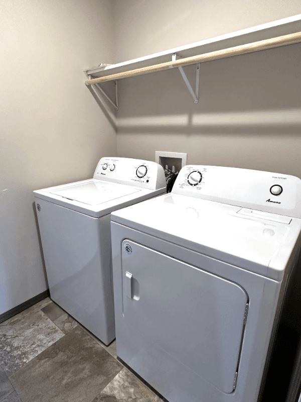 Tea Townhome: 301 E Ivy Rd