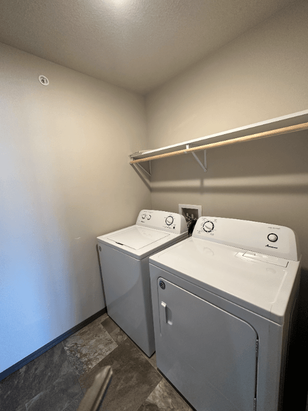 Tea Townhome: 2235 N Main Ave