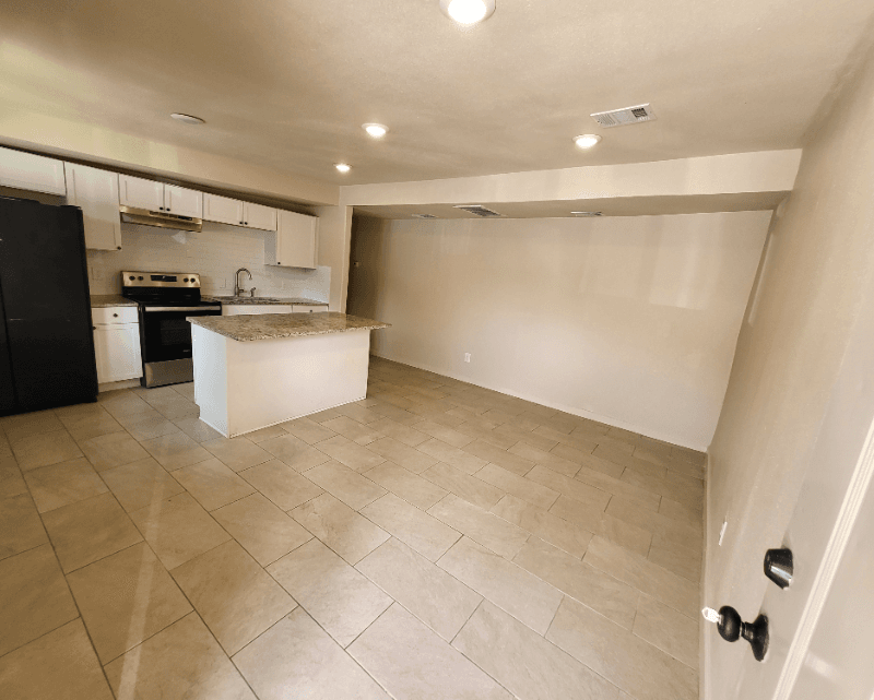 San Antonio House: 118 Esmeralda Dr