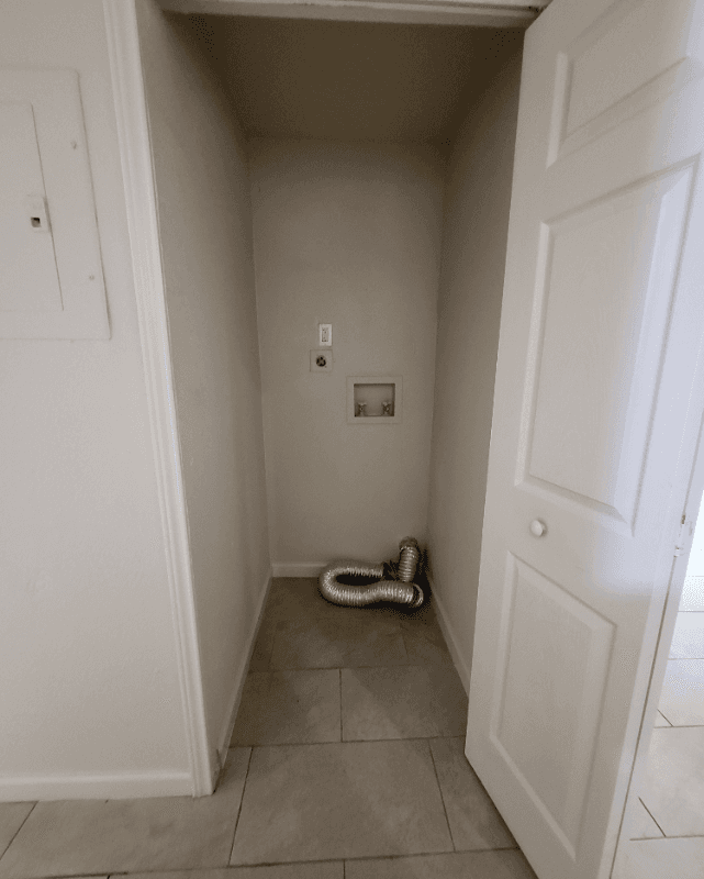 San Antonio House: 118 Esmeralda Dr