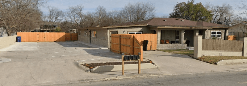 San Antonio House: 118 Esmeralda Dr