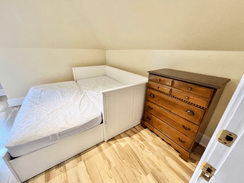 Providence Single Room: 205 Washington Ave