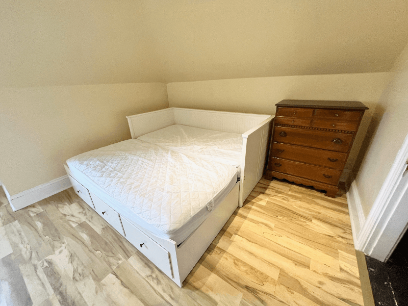 Providence Single Room: 205 Washington Ave