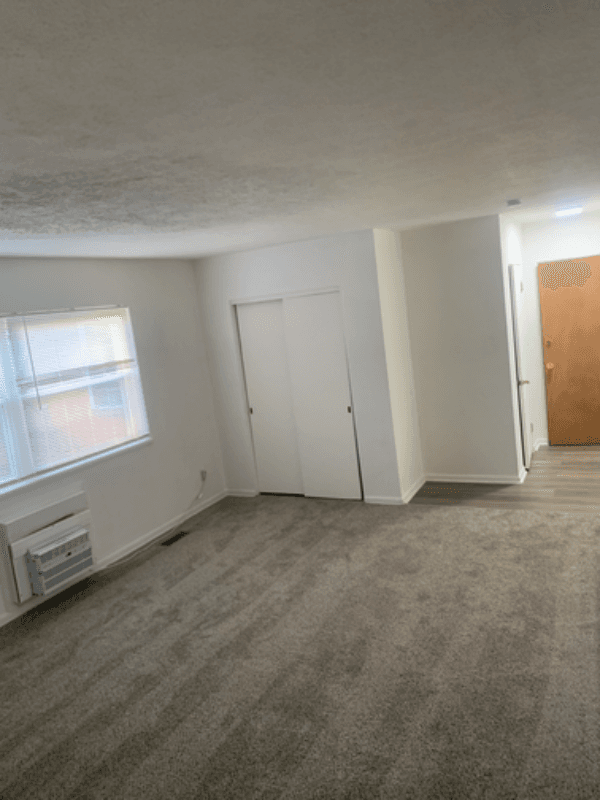 Solon Apartment: 33170 Aurora Road