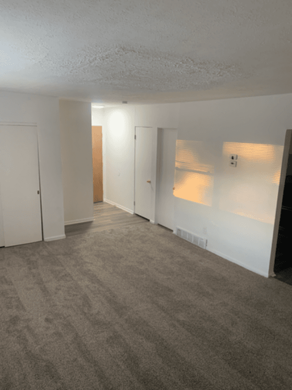 Solon Apartment: 33170 Aurora Road