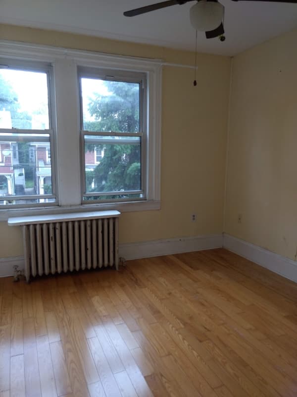 Ardmore Multiplex: 20 School Ln