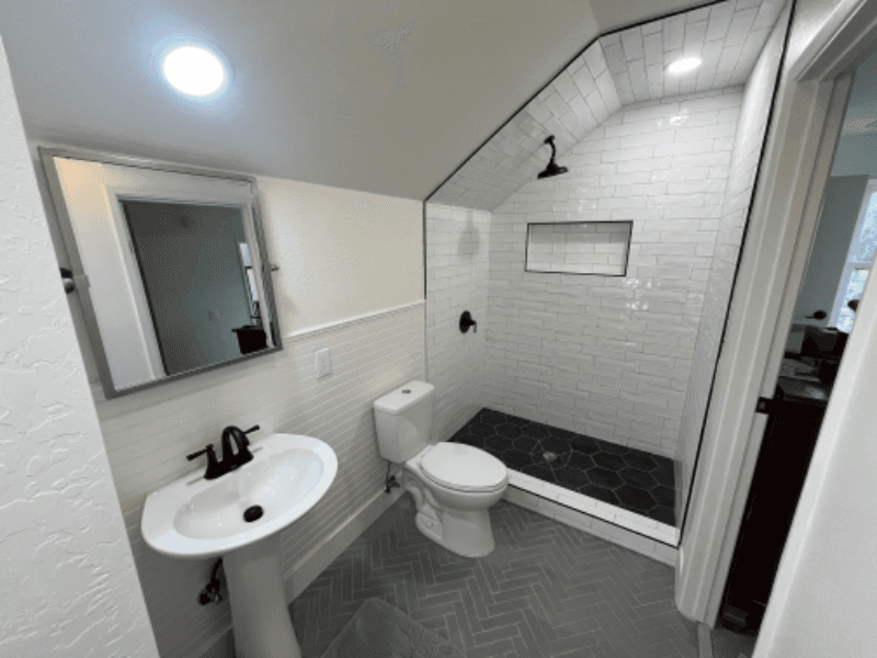 Fair Oaks Single Room: 4059 Ridge St