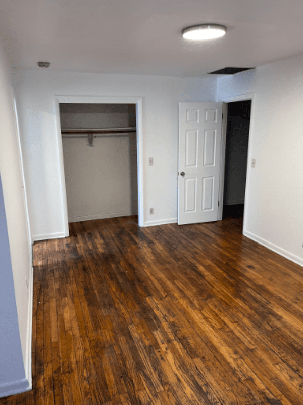 Glasgow Apartment: 202 E Washington St