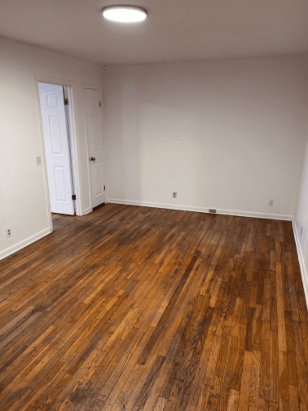 Glasgow Apartment: 202 E Washington St