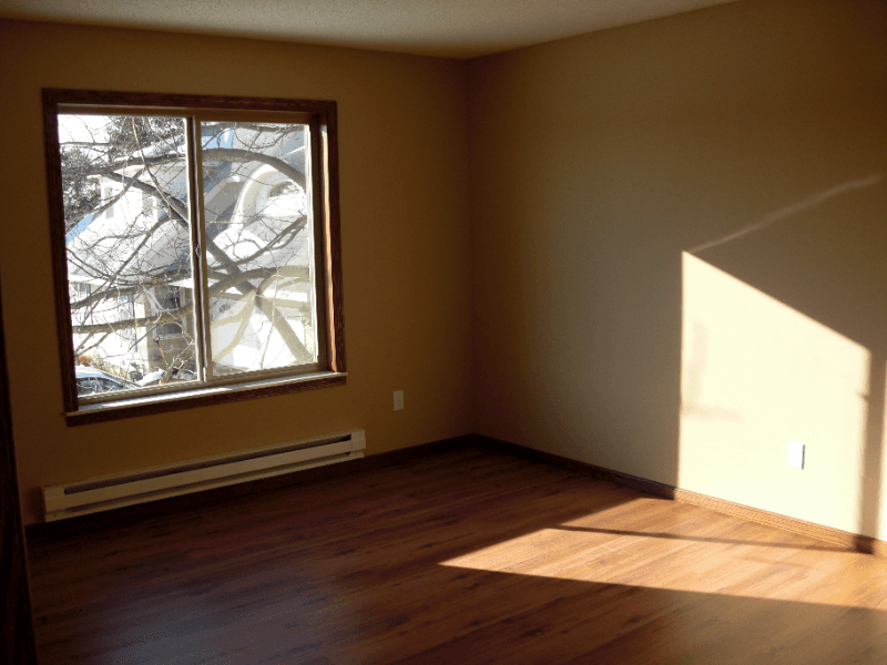 Cambridge Apartment: 355 Horseshoe Dr