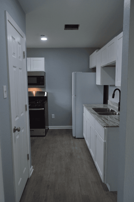 Broussard Apartment: 219 Leon Street