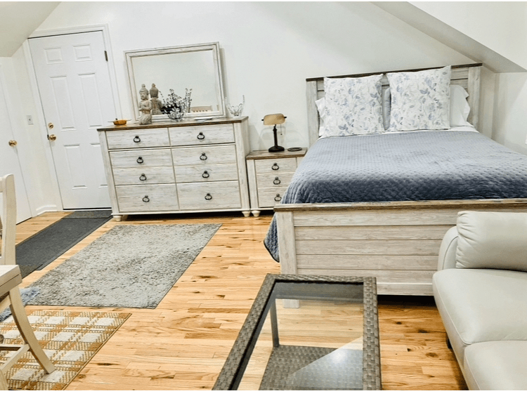 Norwalk Apartment: 1 Carlson court