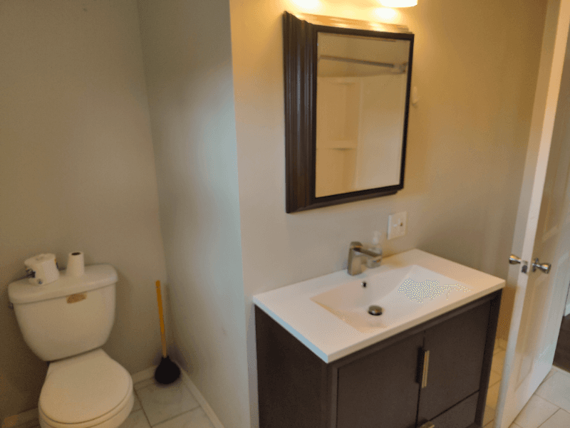 Exeter Apartment: 1172 Wyoming Ave