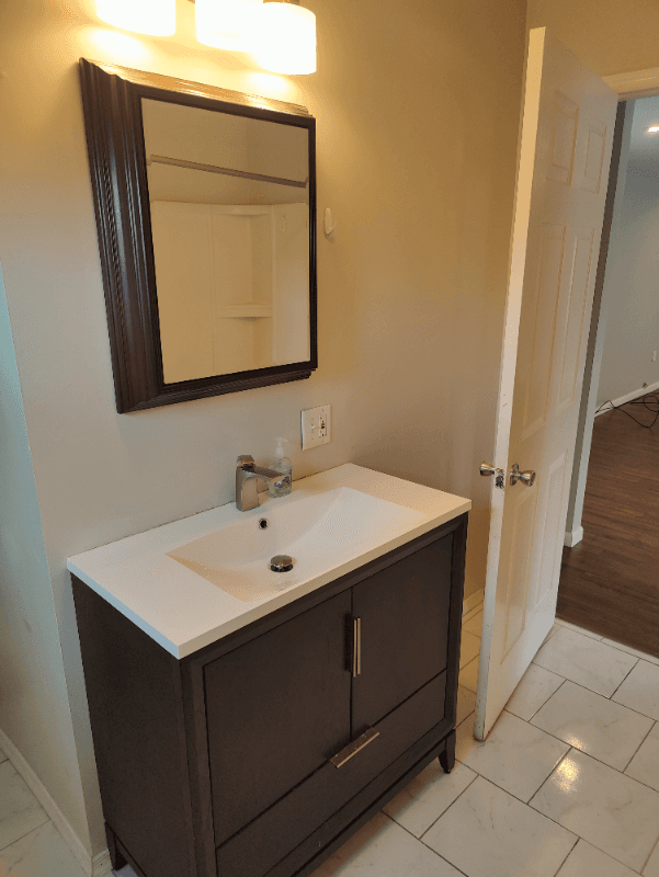 Exeter Apartment: 1172 Wyoming Ave