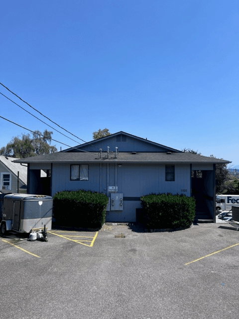 Everett Apartment: 3322 Lombard ave