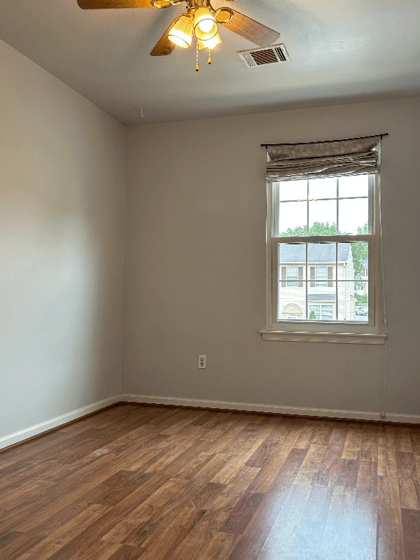 Dumfries Townhome: 3065 Antrim Circle