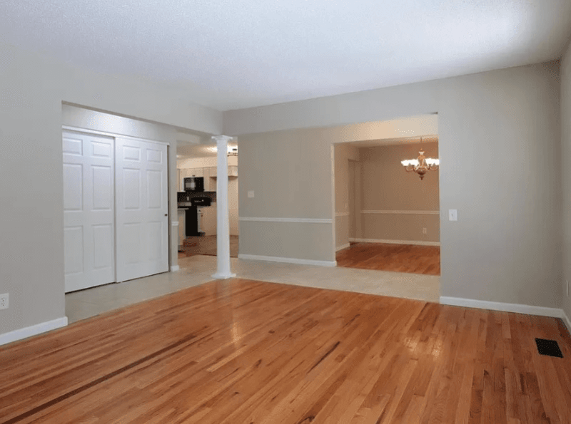 Creve Coeur House: 1141 Old Farm Drive