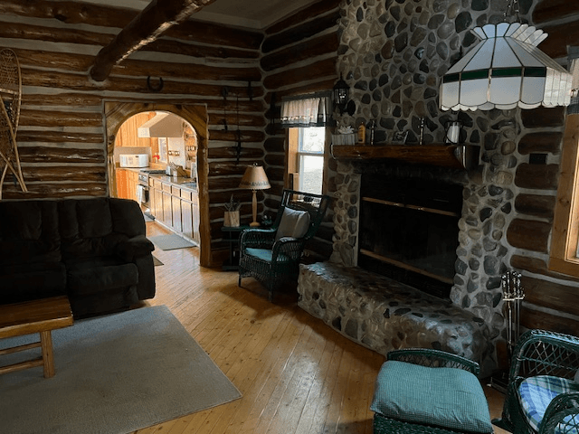 Gordon House: 15614 S Bass Lake Rd