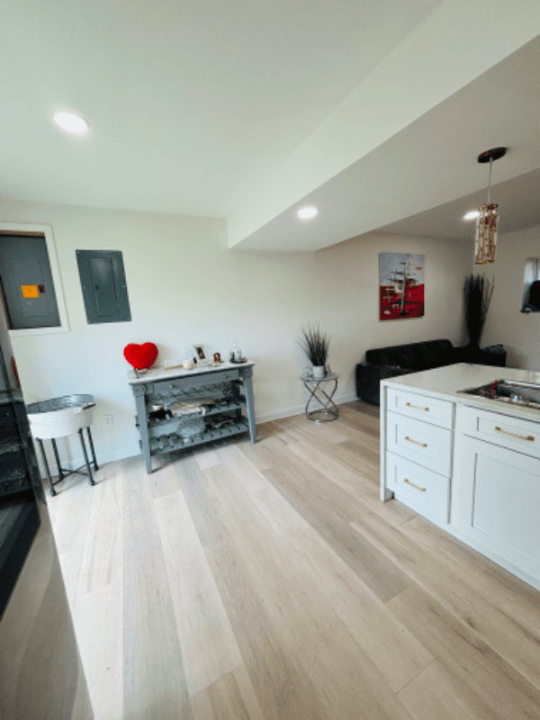 Fairfax House: 13355 Jasper Ct