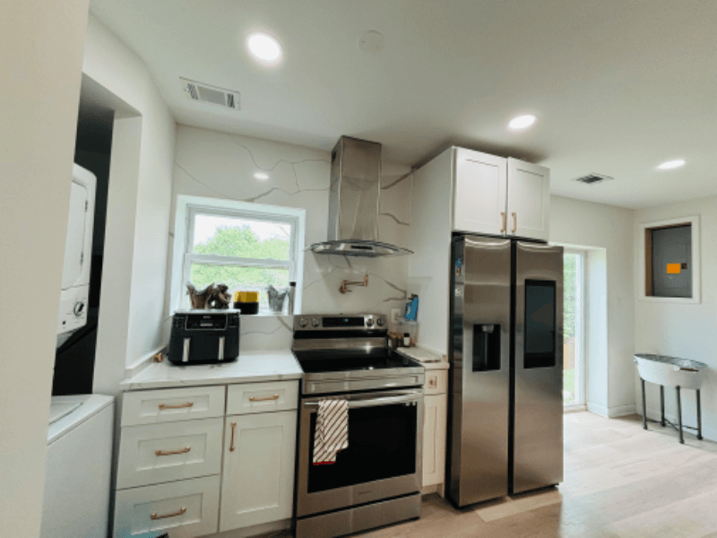 Fairfax House: 13355 Jasper Ct
