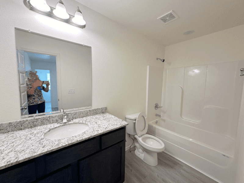 FAYETTEVILLE Single Room: 987 S BENCHMARK LN