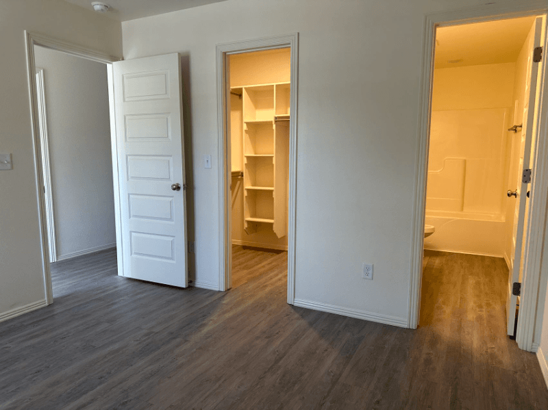 FAYETTEVILLE Single Room: 987 S BENCHMARK LN