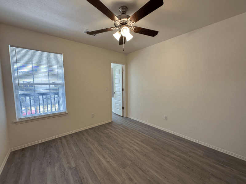 FAYETTEVILLE Single Room: 987 S BENCHMARK LN