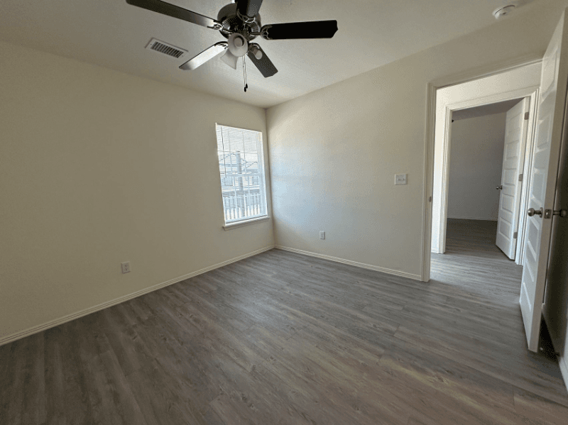 FAYETTEVILLE Single Room: 987 S BENCHMARK LN