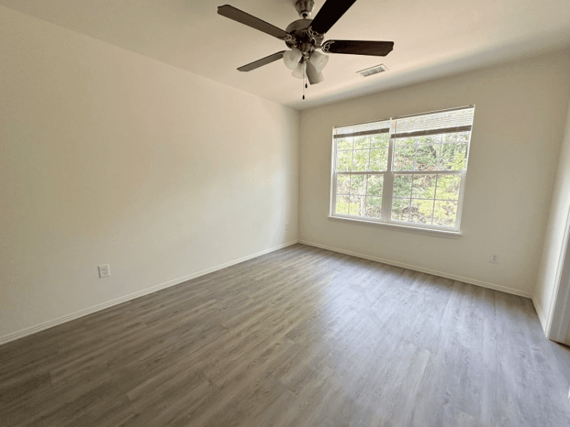 FAYETTEVILLE Single Room: 987 S BENCHMARK LN