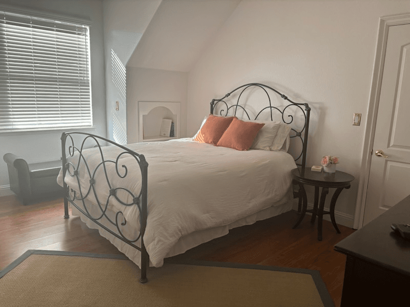 Sacramento House: 1036 East Landing Way