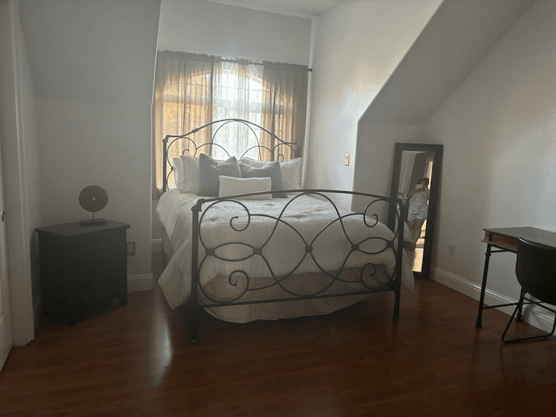 Sacramento House: 1036 East Landing Way