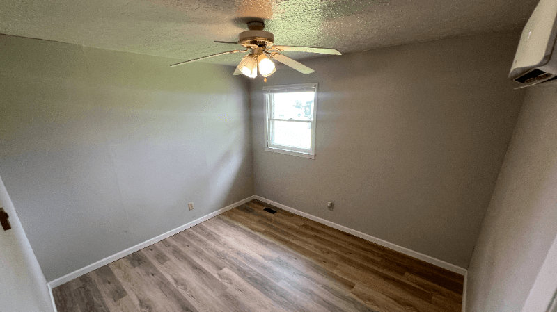 Columbia House: 125 Old Somerset Rd