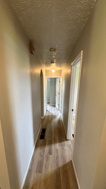 Columbia House: 125 Old Somerset Rd