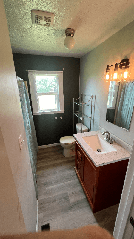 Columbia House: 125 Old Somerset Rd