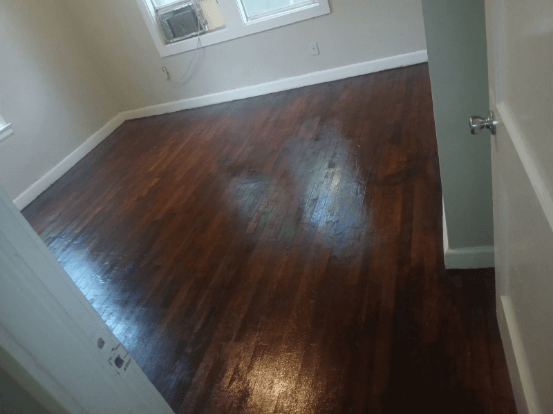 Alexandria Apartment: 67 Eastwood St.