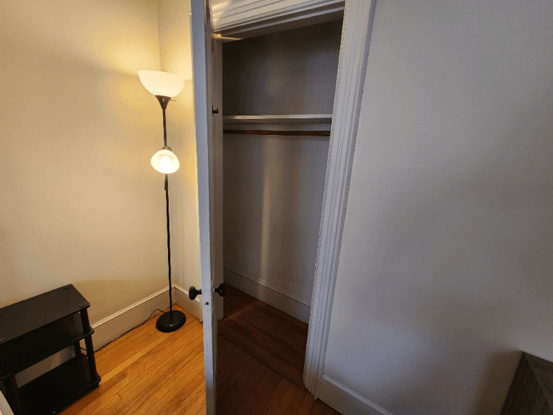 Quincy Single Room: 66 Brook St.