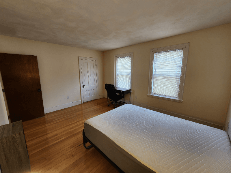 Quincy Single Room: 66 Brook St.