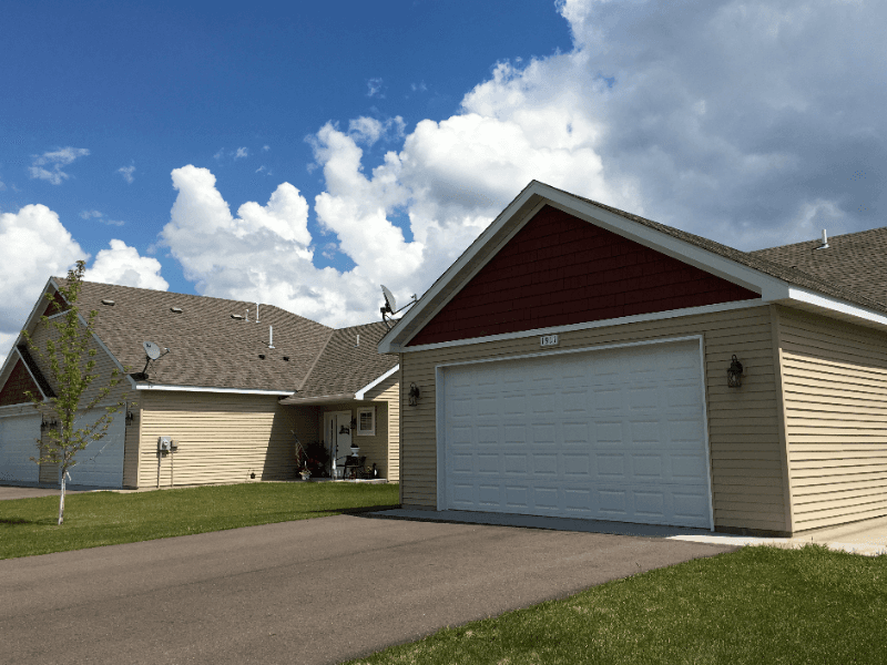 Cambridge Townhome: 473 Roosevelt St S