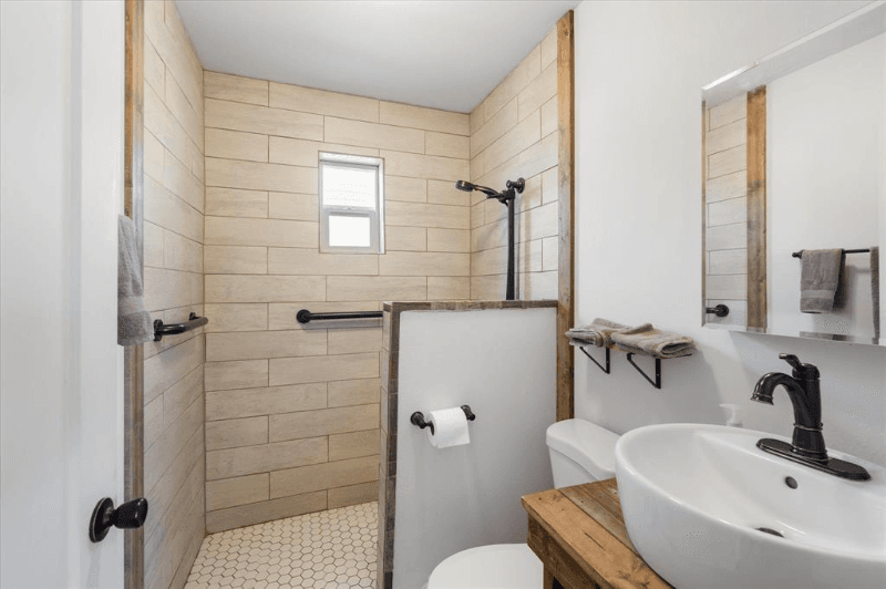 Columbia Falls House: 125 Firehall Lane