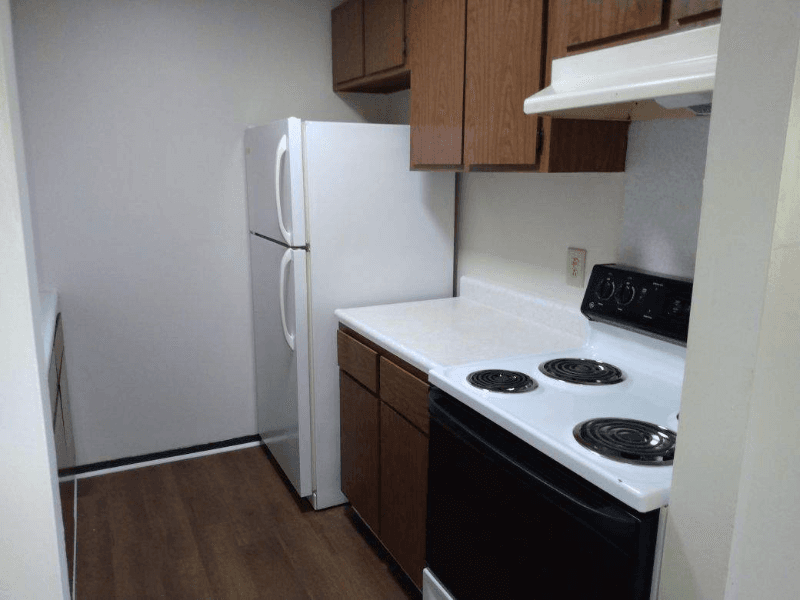 Barnesville Apartment: 435 S Lincoln Ave