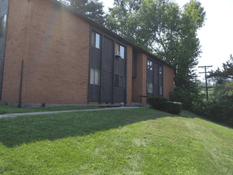 Barnesville Apartment: 435 S Lincoln Ave