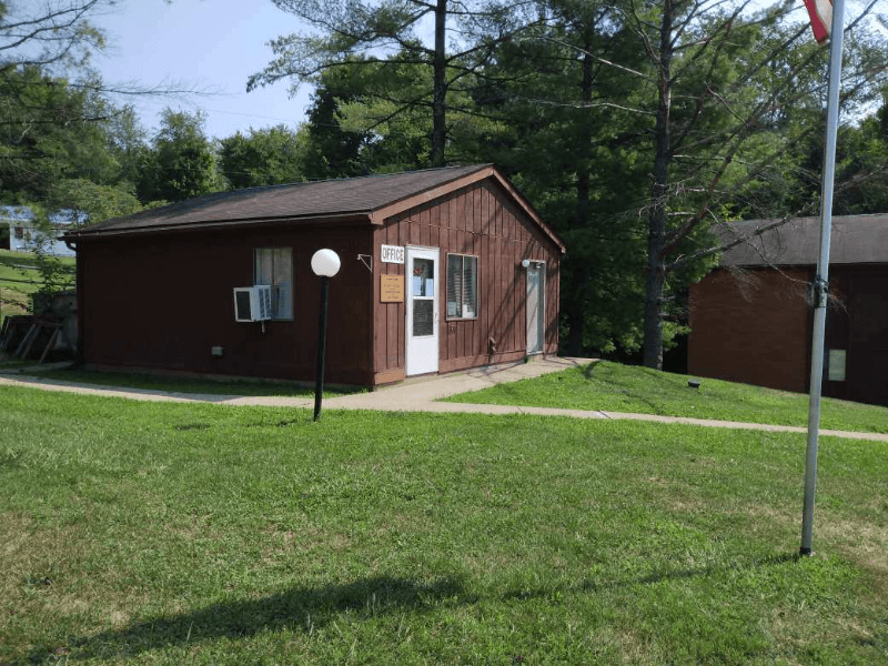 Barnesville Apartment: 435 S Lincoln Ave